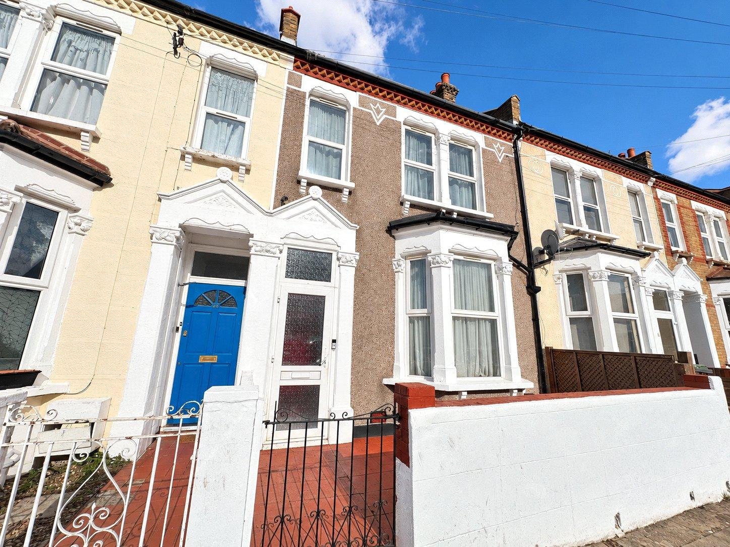 3 bedroom house for sale in London | Robinson Jackson