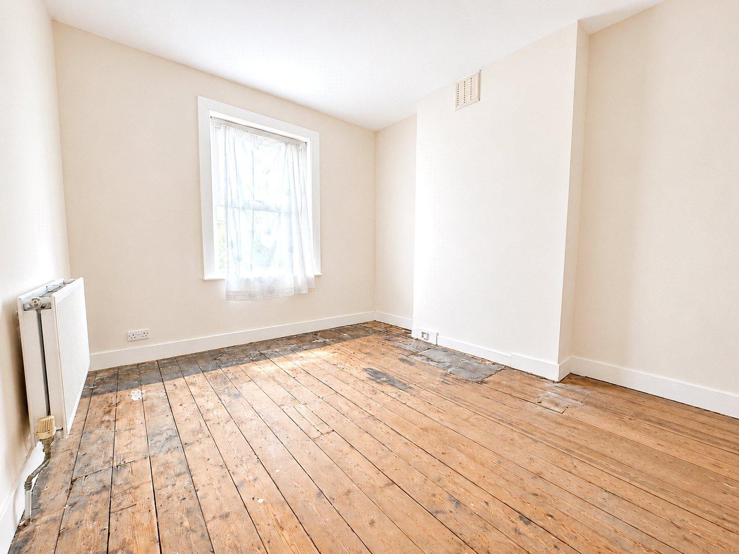 3 bedroom house for sale in London | Robinson Jackson