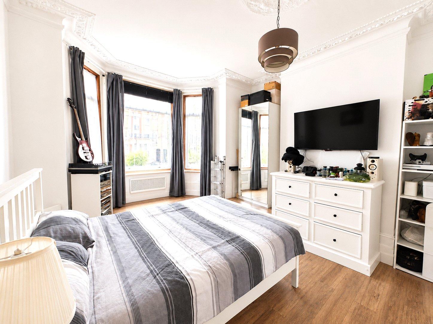 4 bedroom house for sale in London | Robinson Jackson
