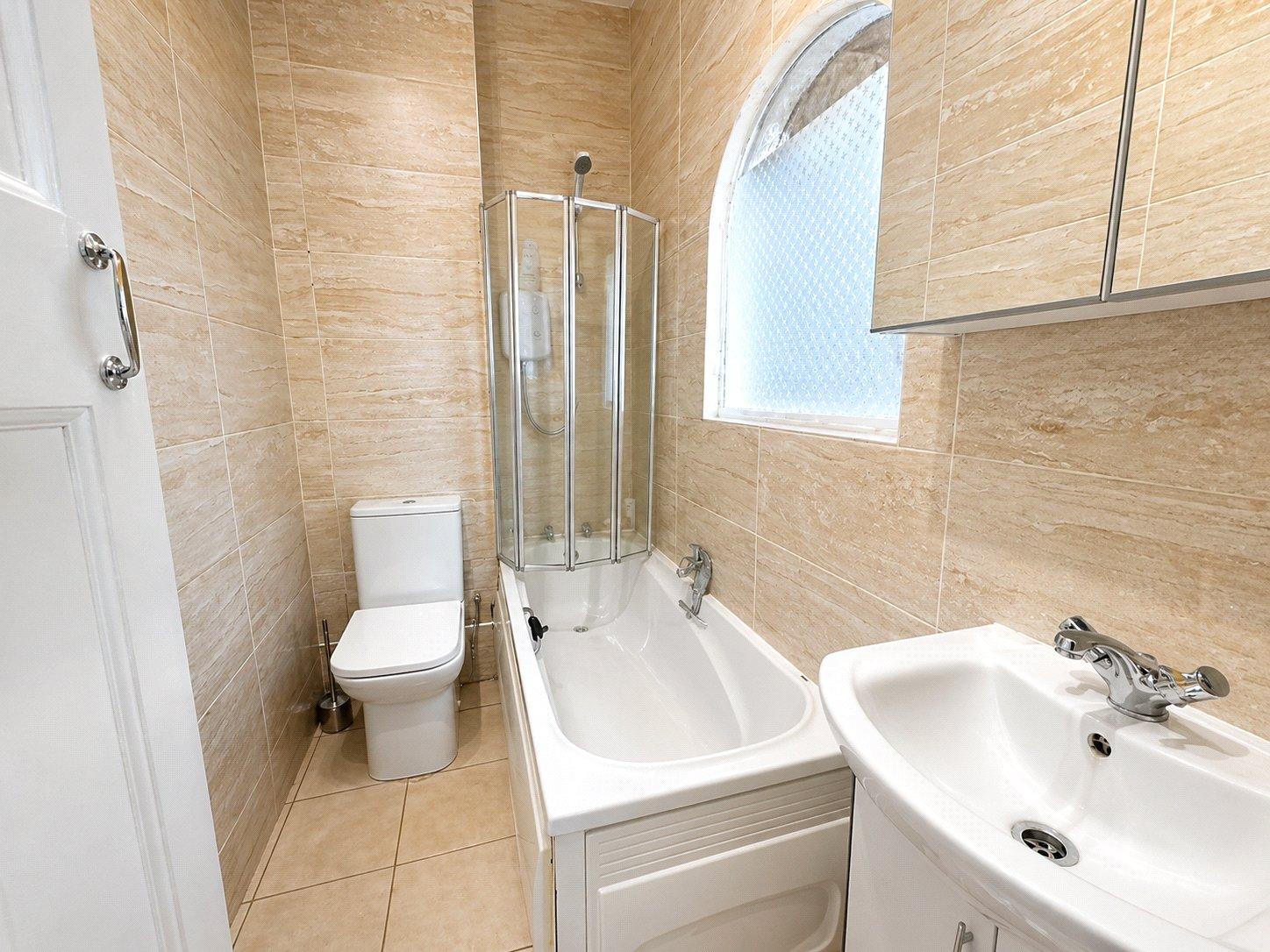 2 bedroom property for sale in London | Robinson Jackson