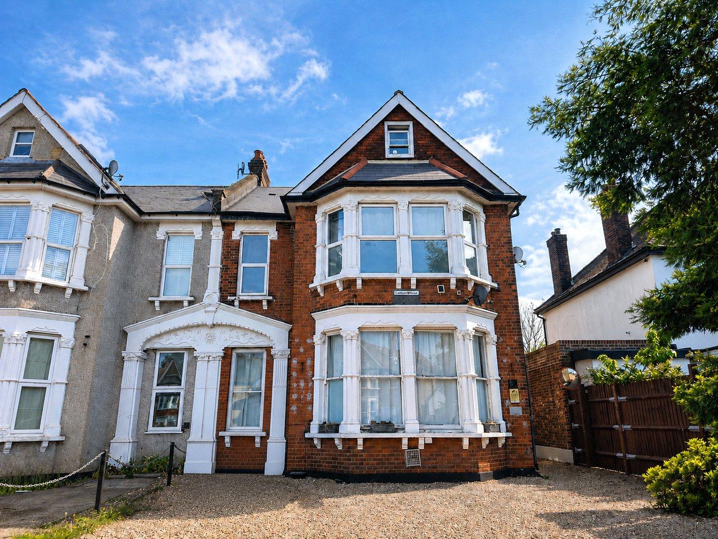 2 bedroom property for sale in London | Robinson Jackson