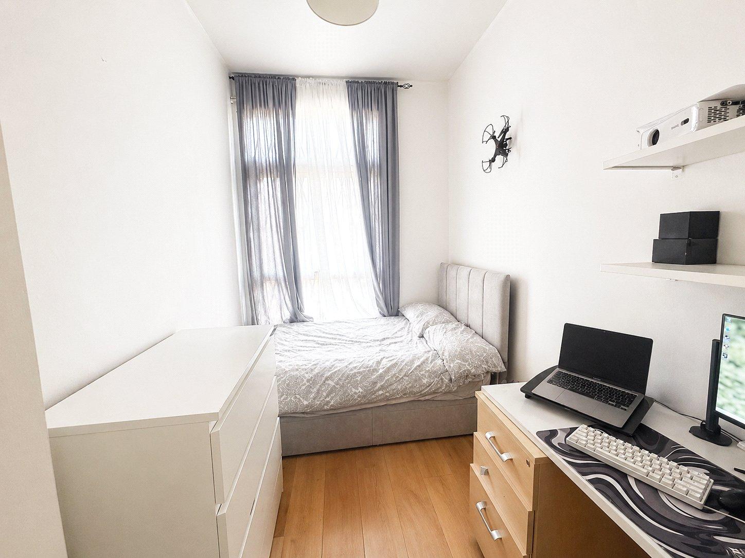 2 bedroom property for sale in London | Robinson Jackson