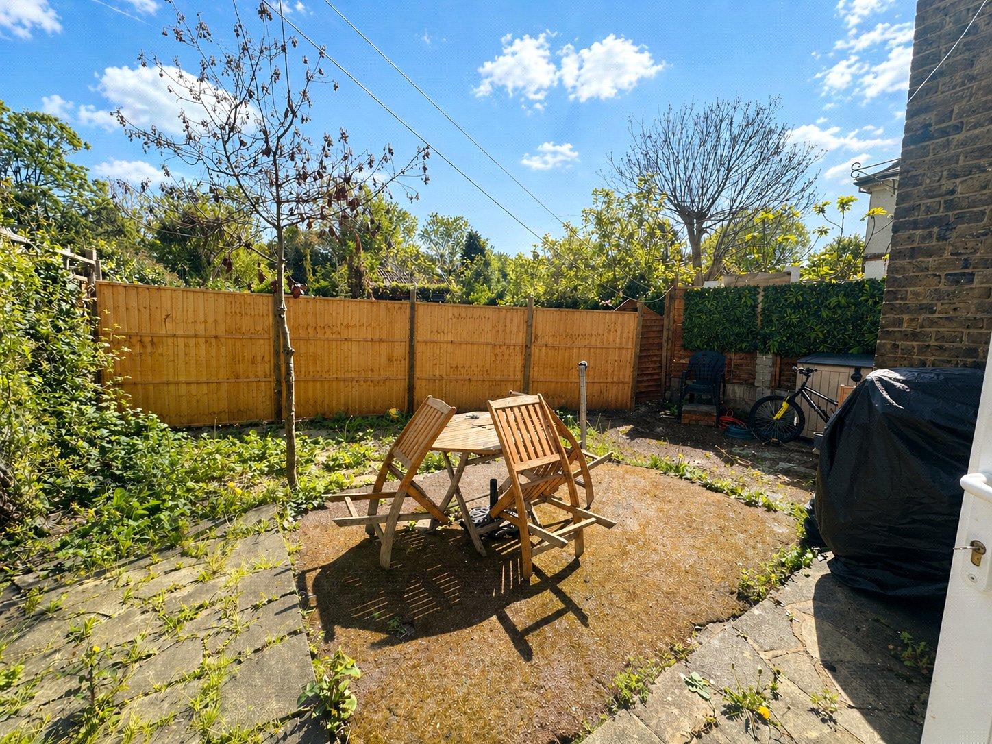 2 bedroom property for sale in London | Robinson Jackson