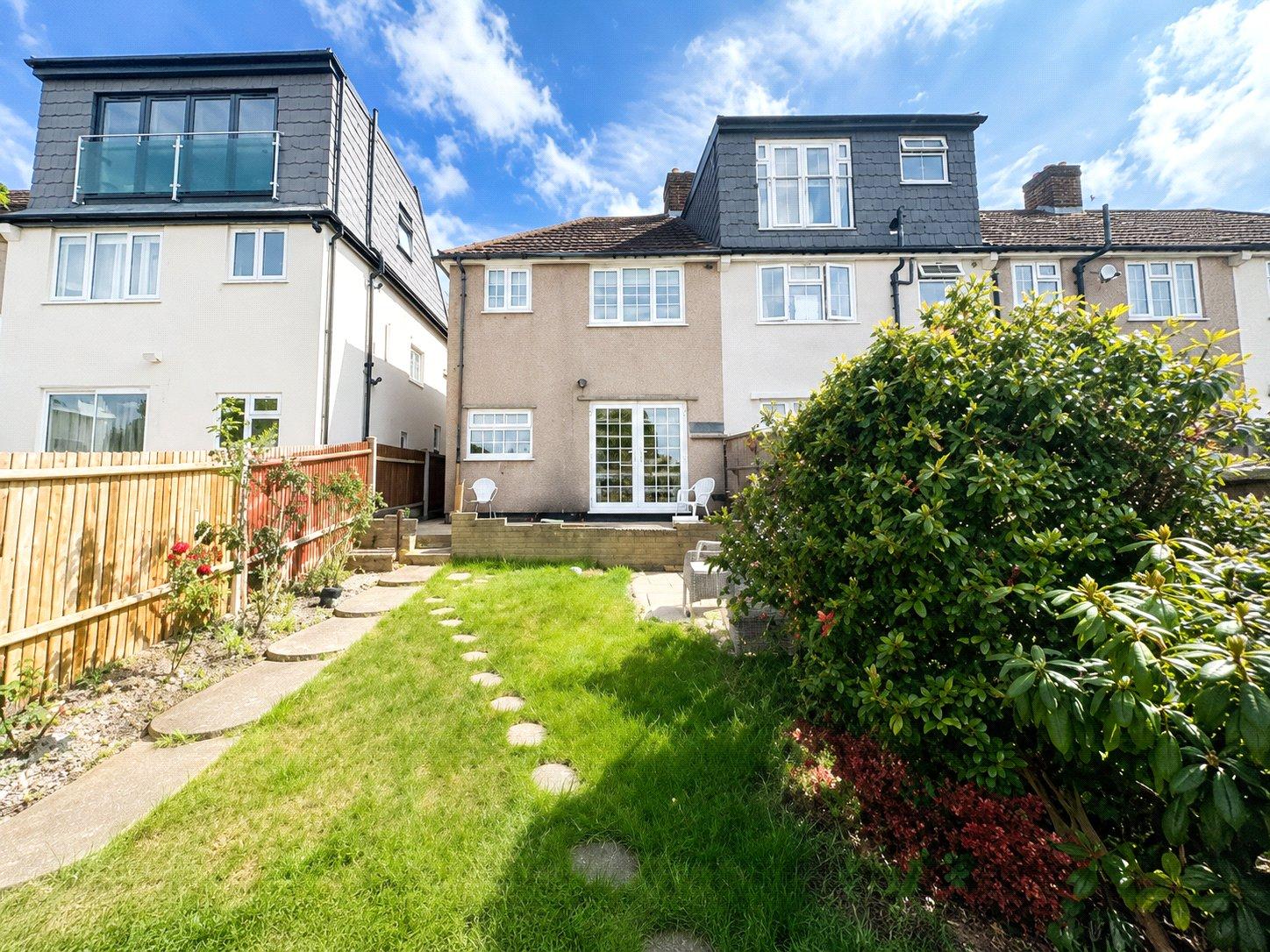 3 bedroom house for sale in London | Robinson Jackson
