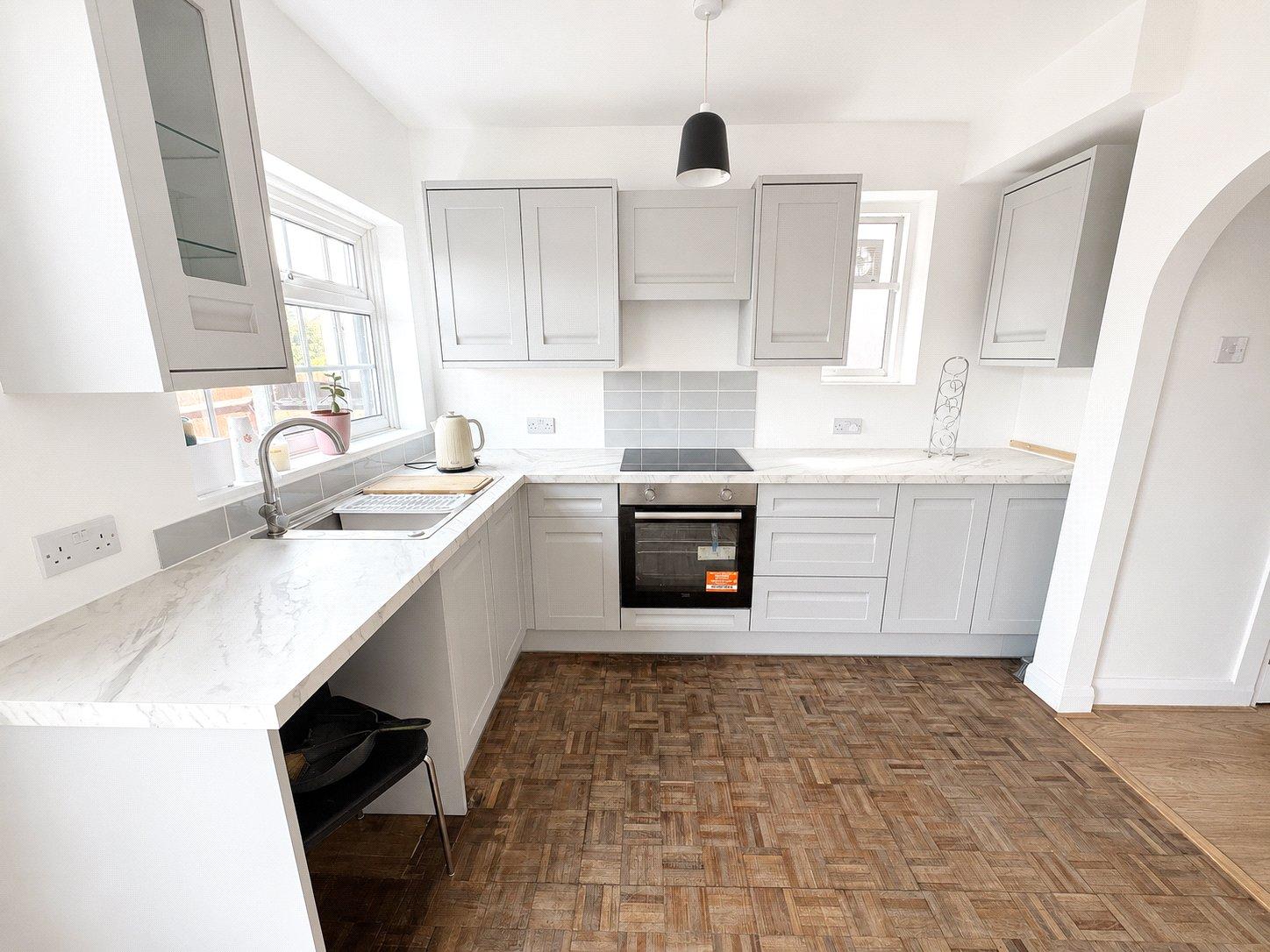 3 bedroom house for sale in London | Robinson Jackson