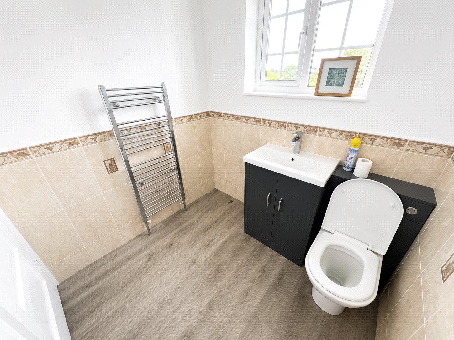 3 bedroom house for sale in London | Robinson Jackson