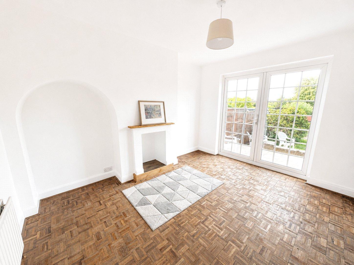3 bedroom house for sale in London | Robinson Jackson