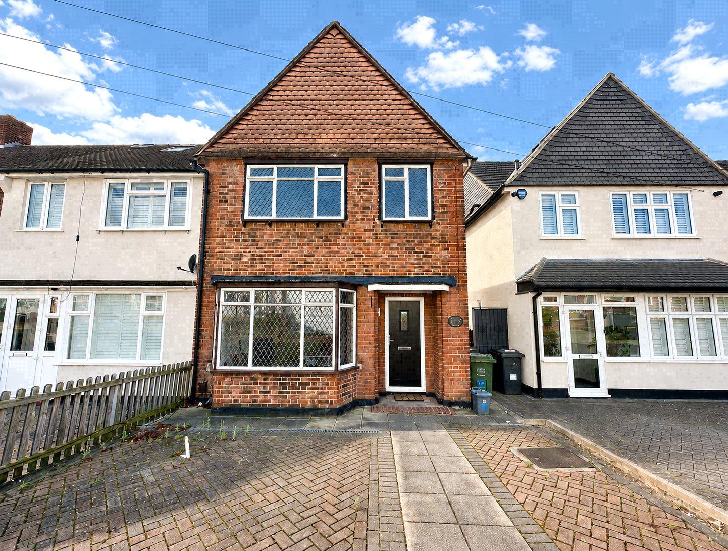3 bedroom house for sale in London | Robinson Jackson