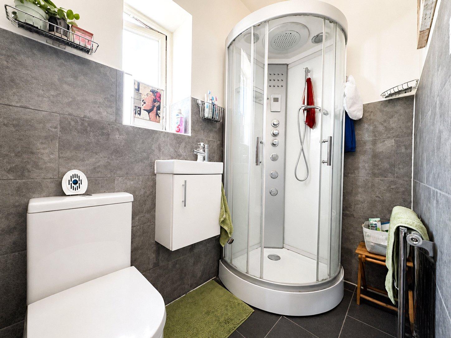 3 bedroom house for sale in London | Robinson Jackson