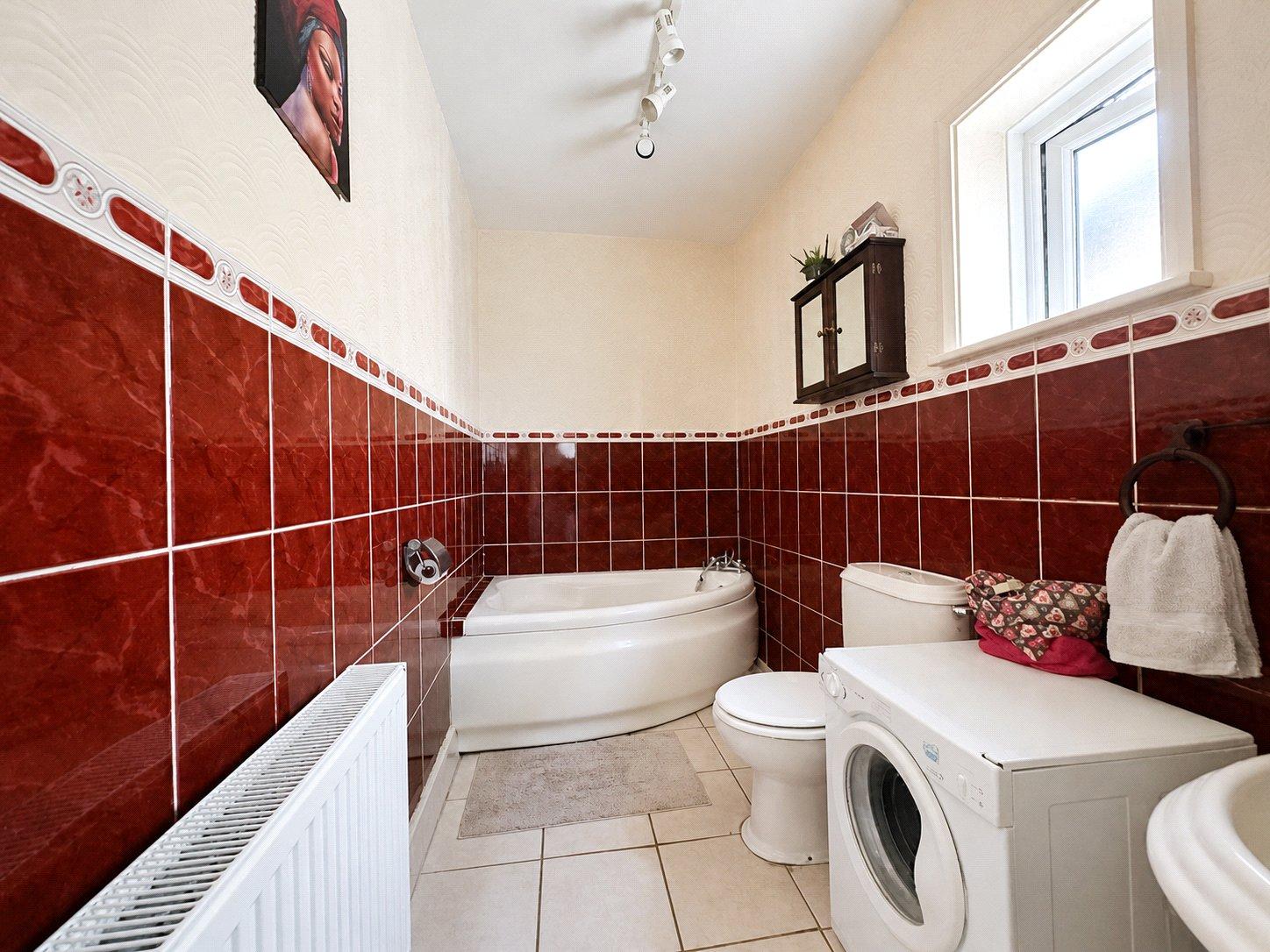 3 bedroom house for sale in London | Robinson Jackson