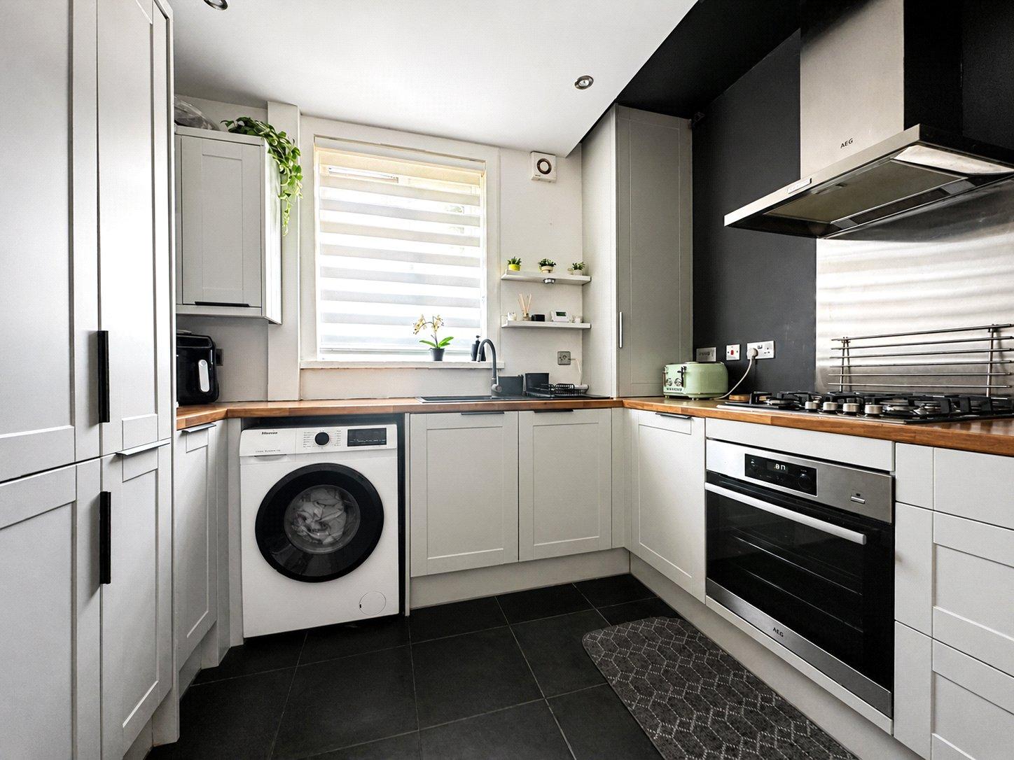 3 bedroom house for sale in London | Robinson Jackson