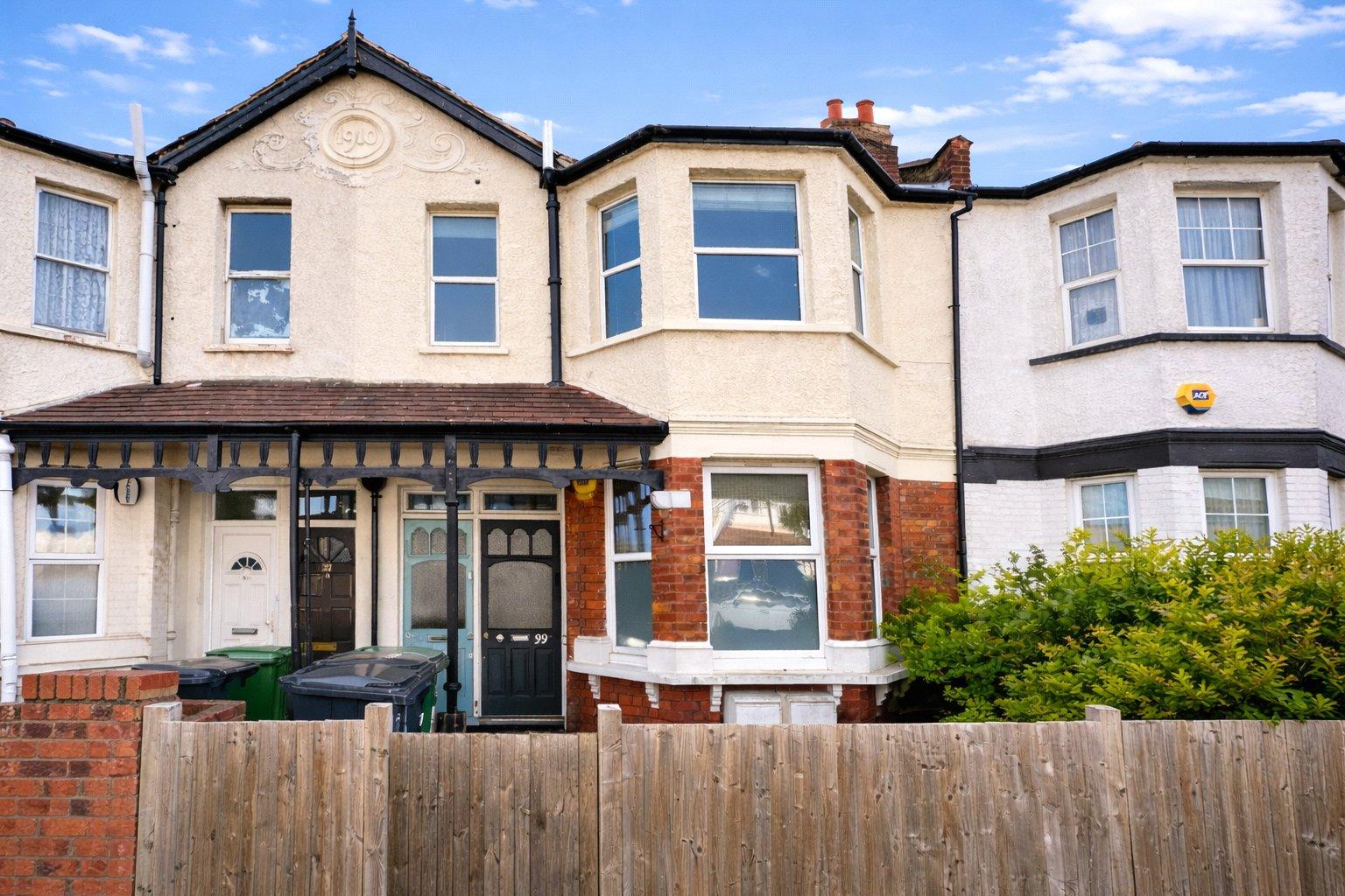 2 bedroom property for sale in London | Robinson Jackson