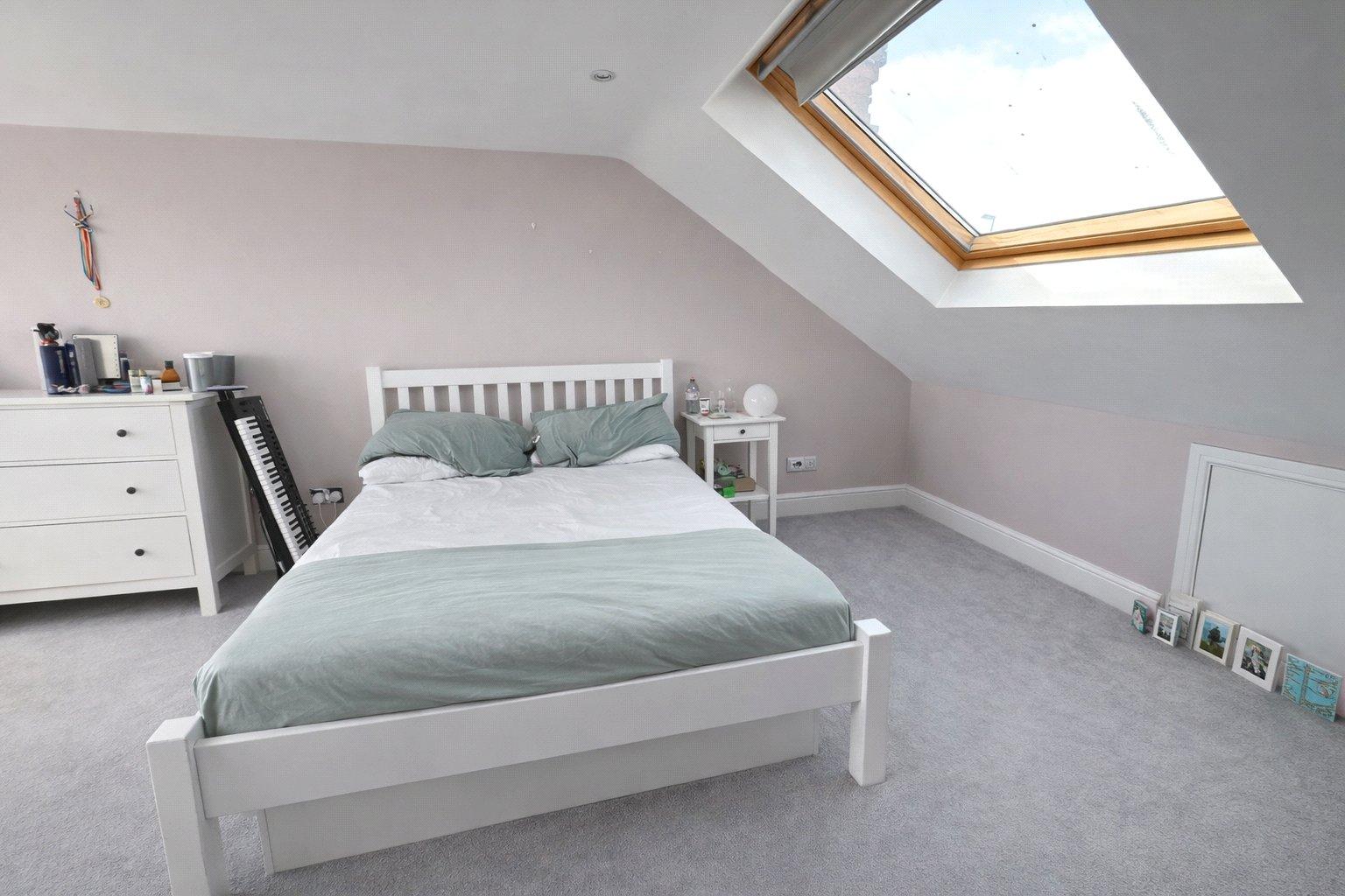 2 bedroom property for sale in London | Robinson Jackson