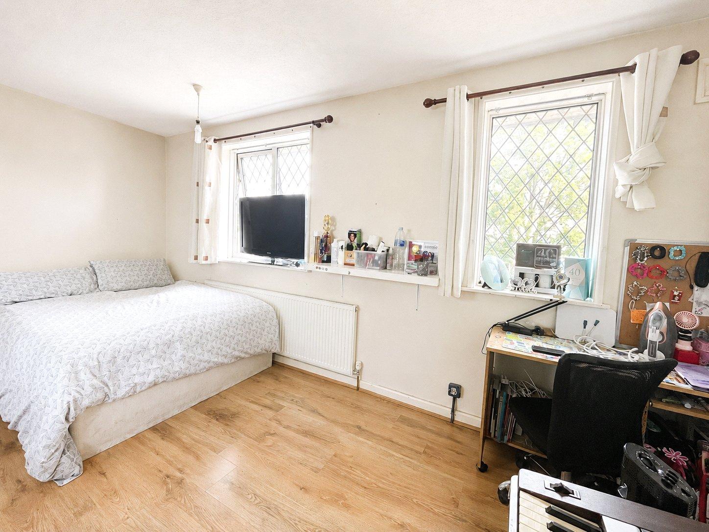3 bedroom house for sale in London | Robinson Jackson