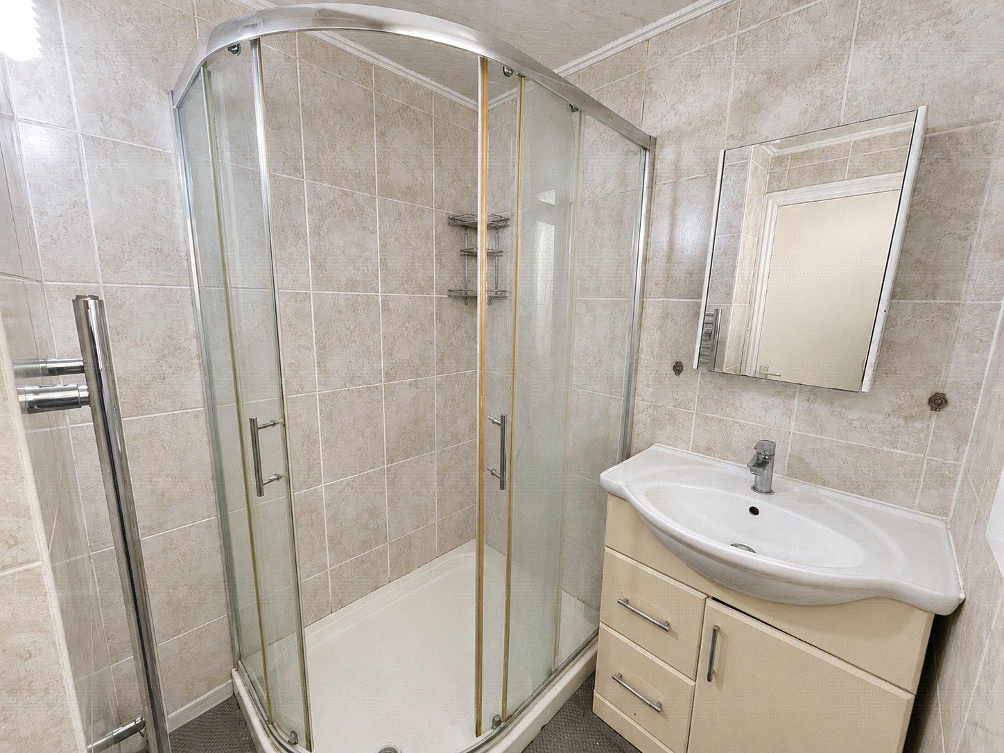 3 bedroom house for sale in London | Robinson Jackson
