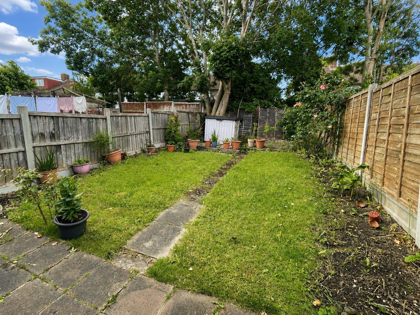 3 bedroom house for sale in London | Robinson Jackson