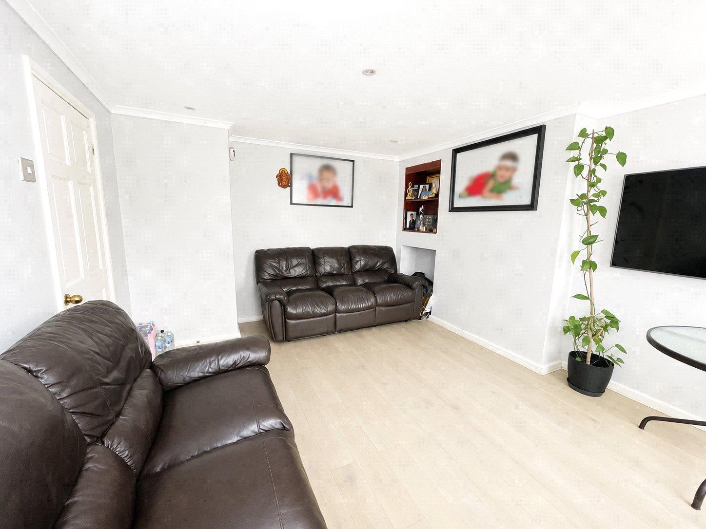 3 bedroom house for sale in London | Robinson Jackson