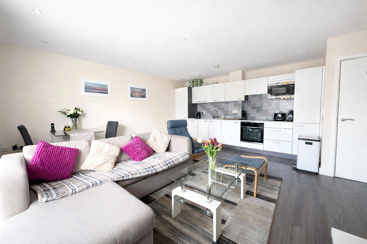 2 bedroom property for sale in London | Robinson Jackson