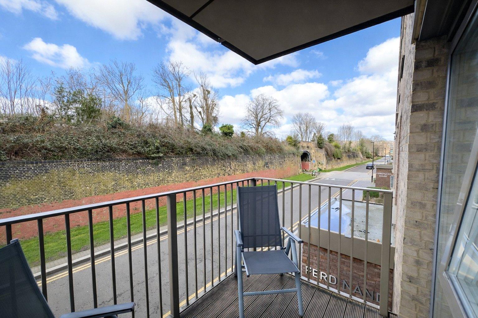2 bedroom property for sale in London | Robinson Jackson