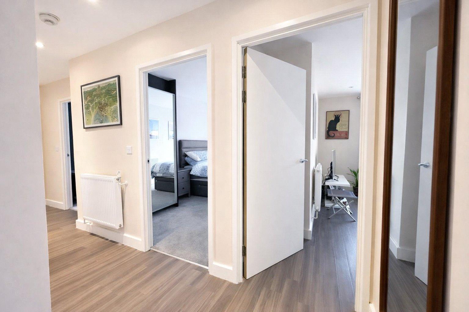 2 bedroom property for sale in London | Robinson Jackson