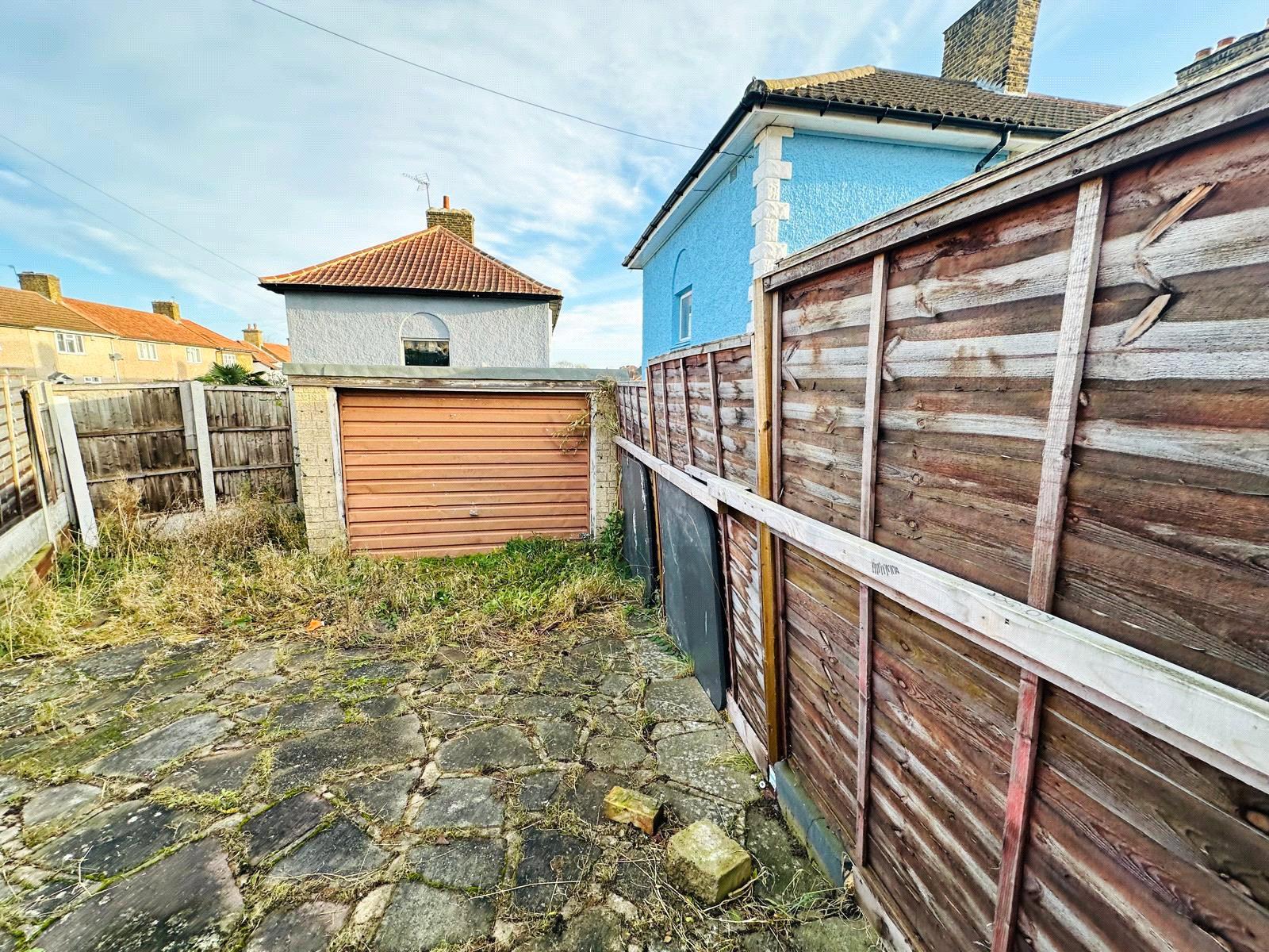 3 bedroom house for sale in Bromley | Robinson Jackson