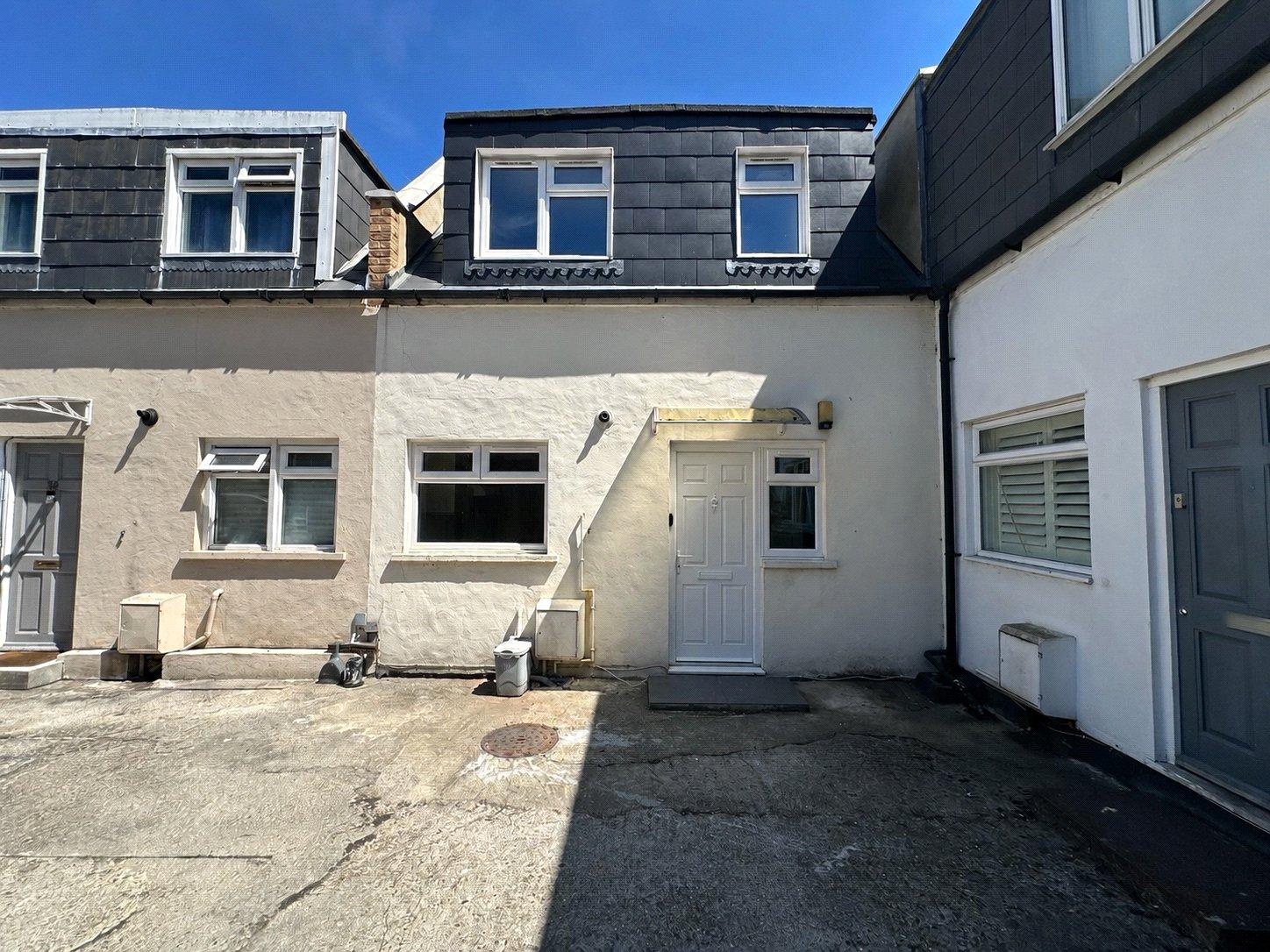 1 bedroom house for sale in London | Robinson Jackson