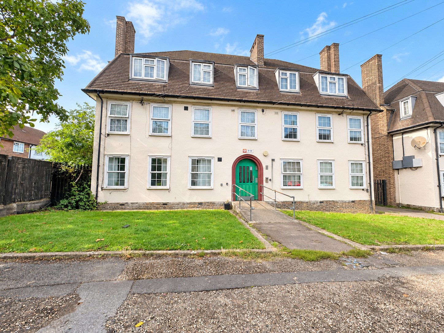 2 bedroom property for sale in London | Robinson Jackson