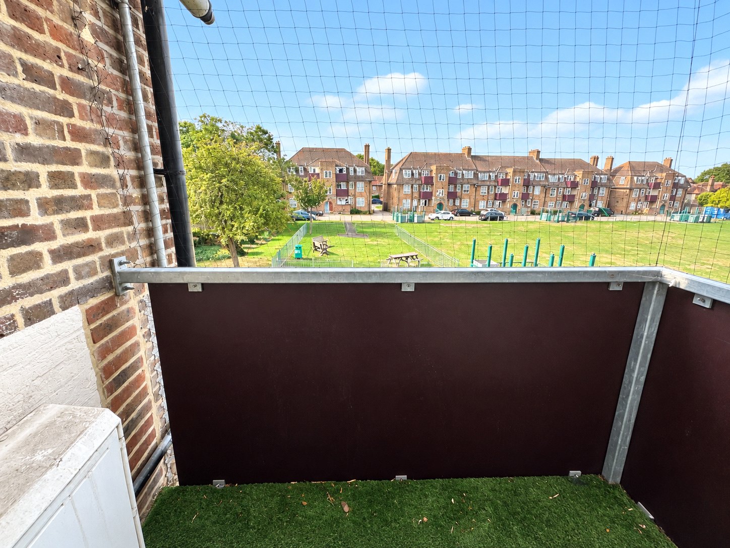 2 bedroom property for sale in London | Robinson Jackson