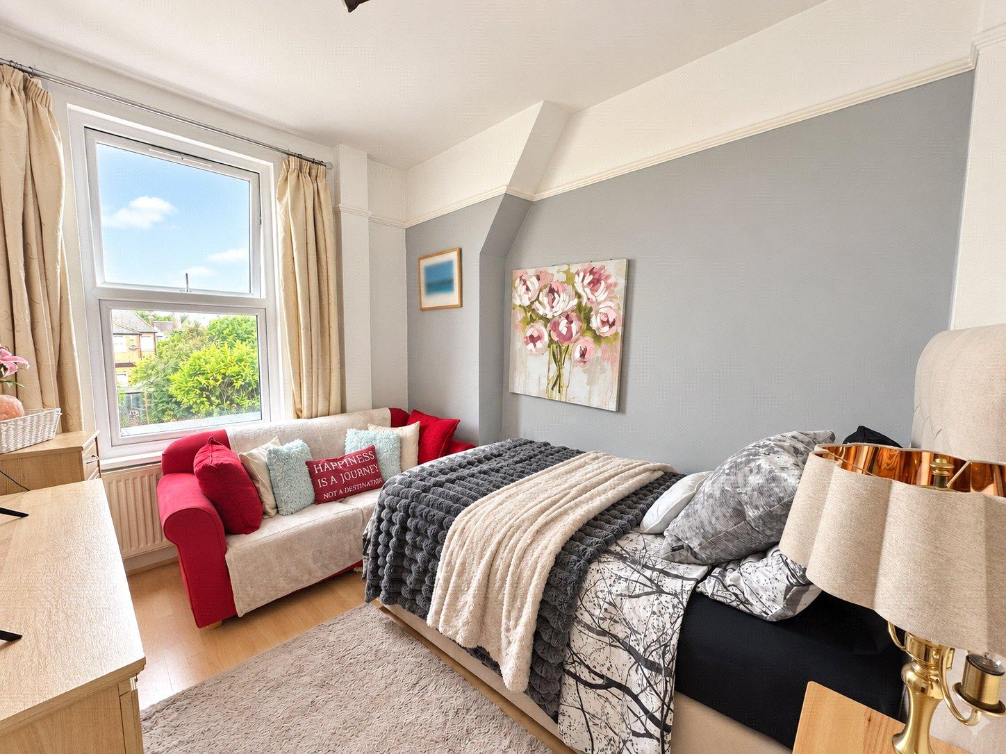 3 bedroom house for sale in London | Robinson Jackson