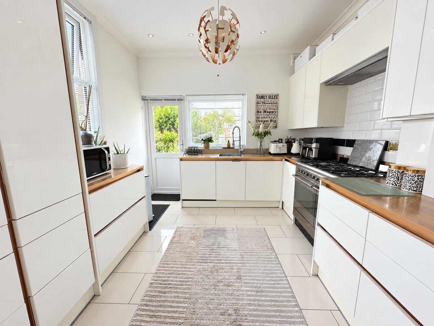 3 bedroom house for sale in London | Robinson Jackson