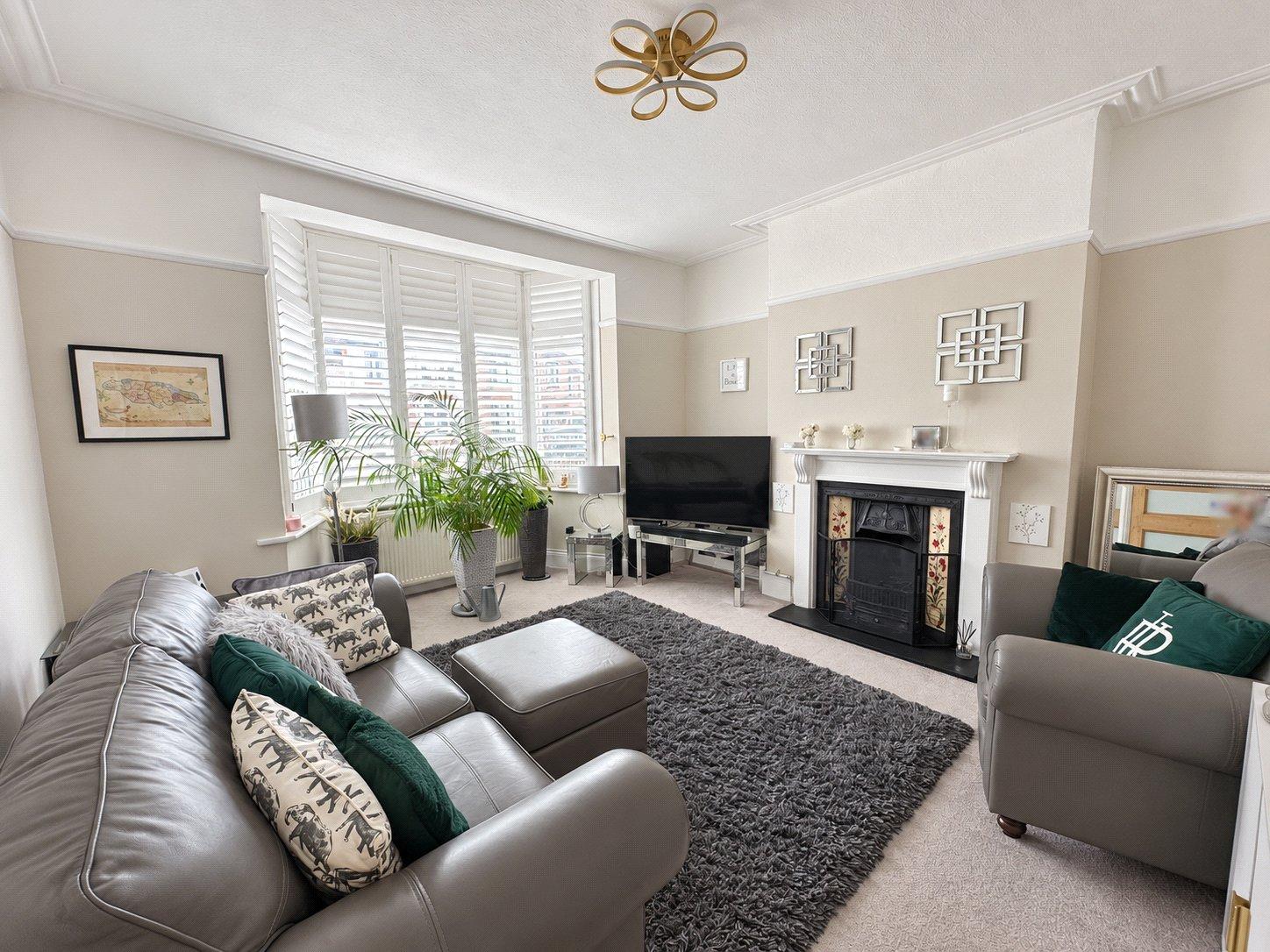 3 bedroom house for sale in London | Robinson Jackson