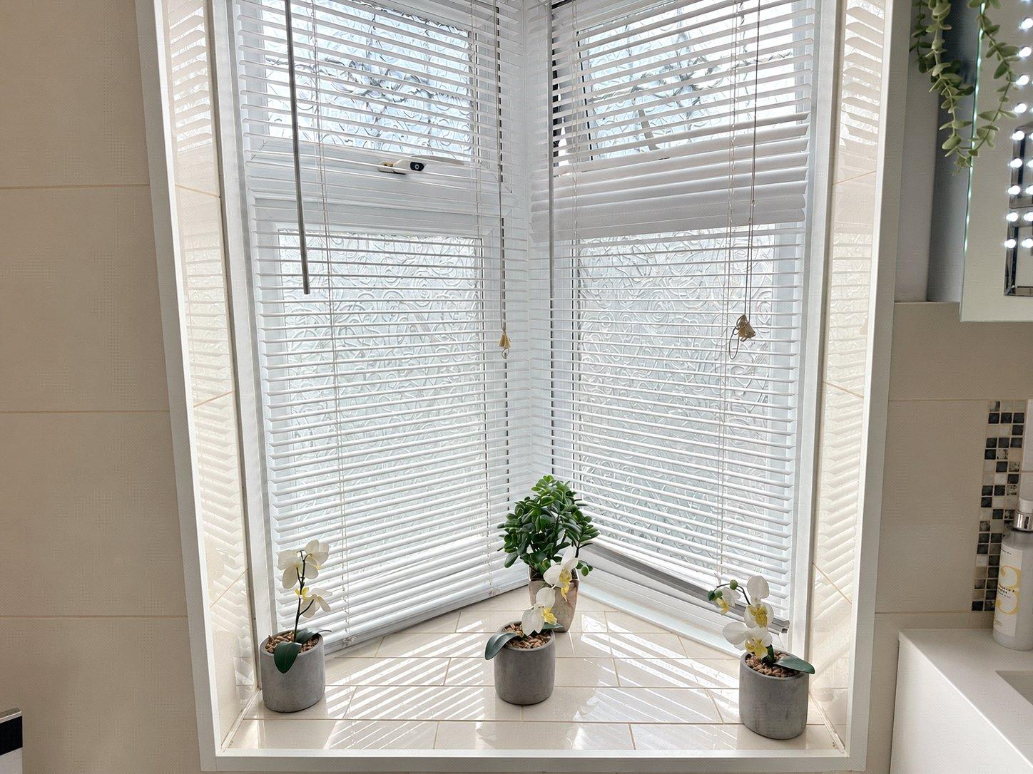 3 bedroom house for sale in London | Robinson Jackson