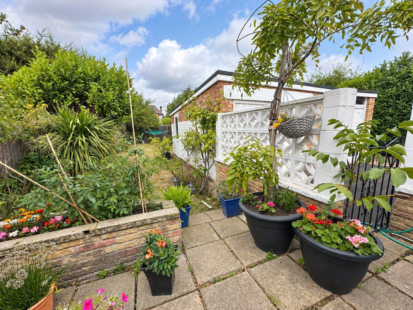 3 bedroom house for sale in London | Robinson Jackson