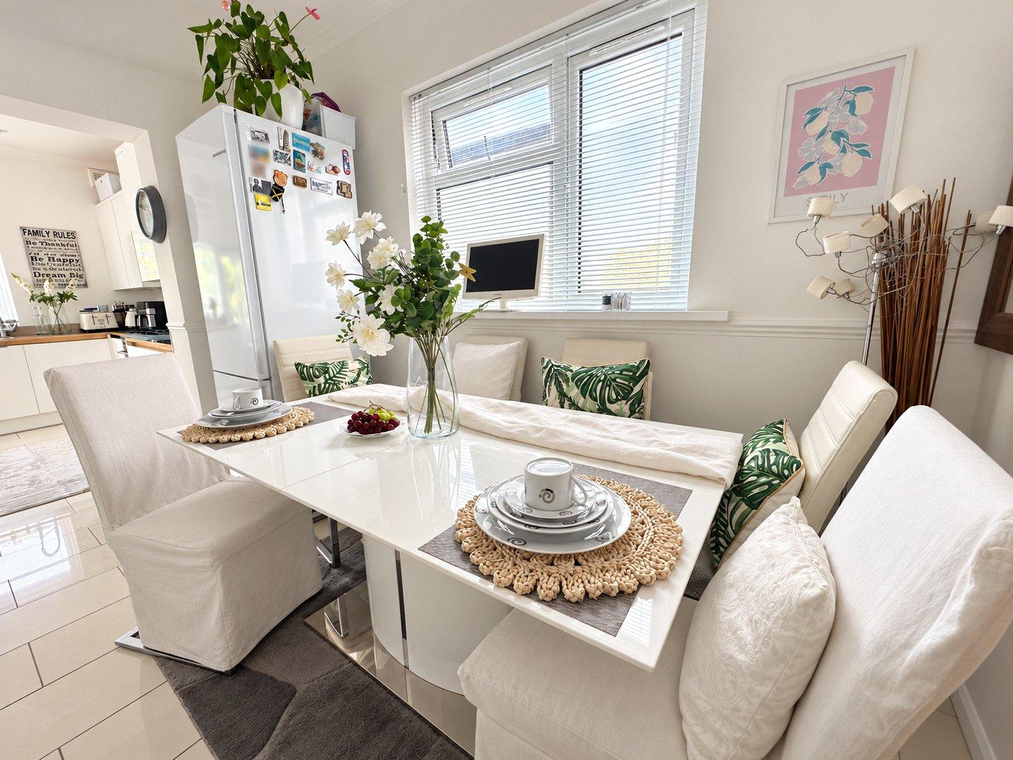 3 bedroom house for sale in London | Robinson Jackson