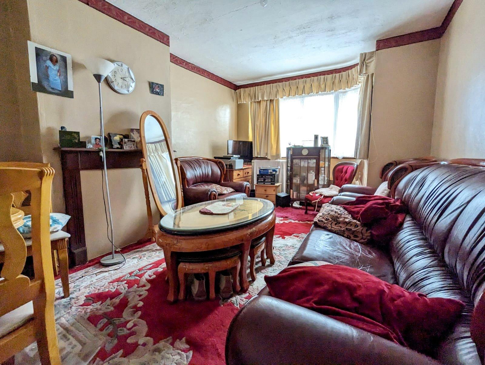 2 bedroom property for sale in London | Robinson Jackson