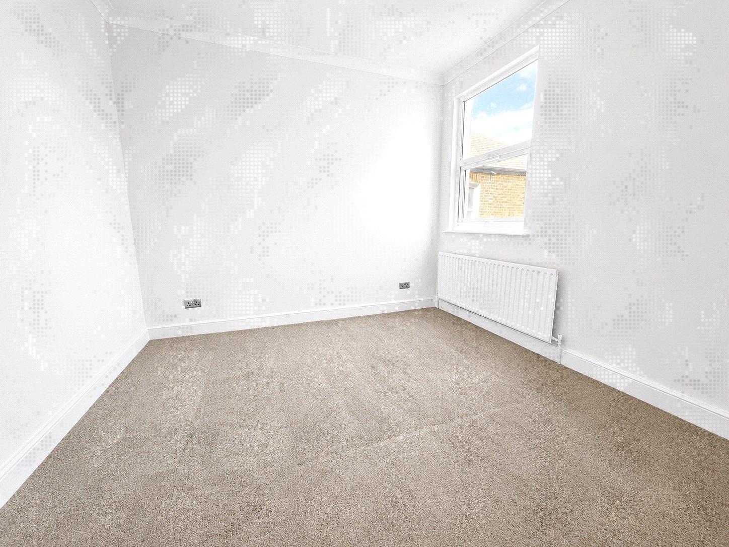 2 bedroom property for sale in London | Robinson Jackson