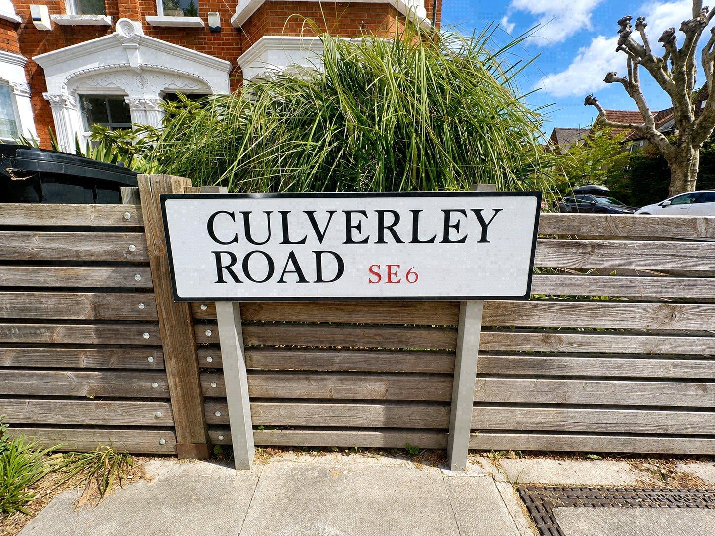2 bedroom property for sale in London | Robinson Jackson