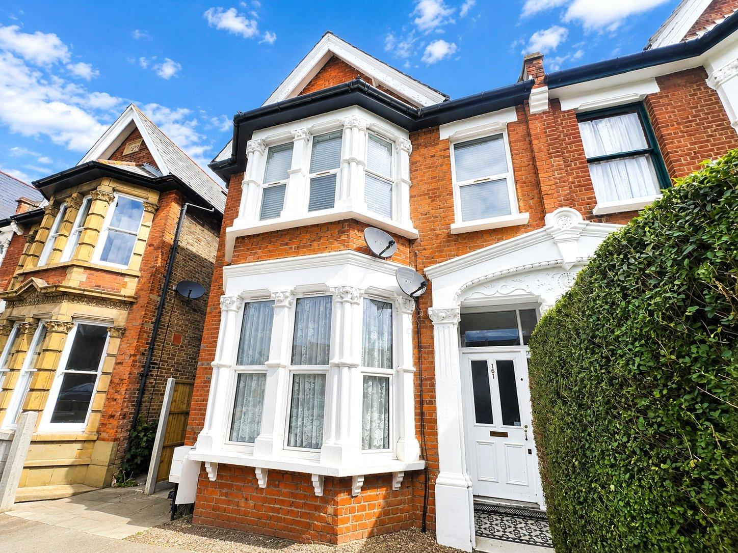 2 bedroom property for sale in London | Robinson Jackson