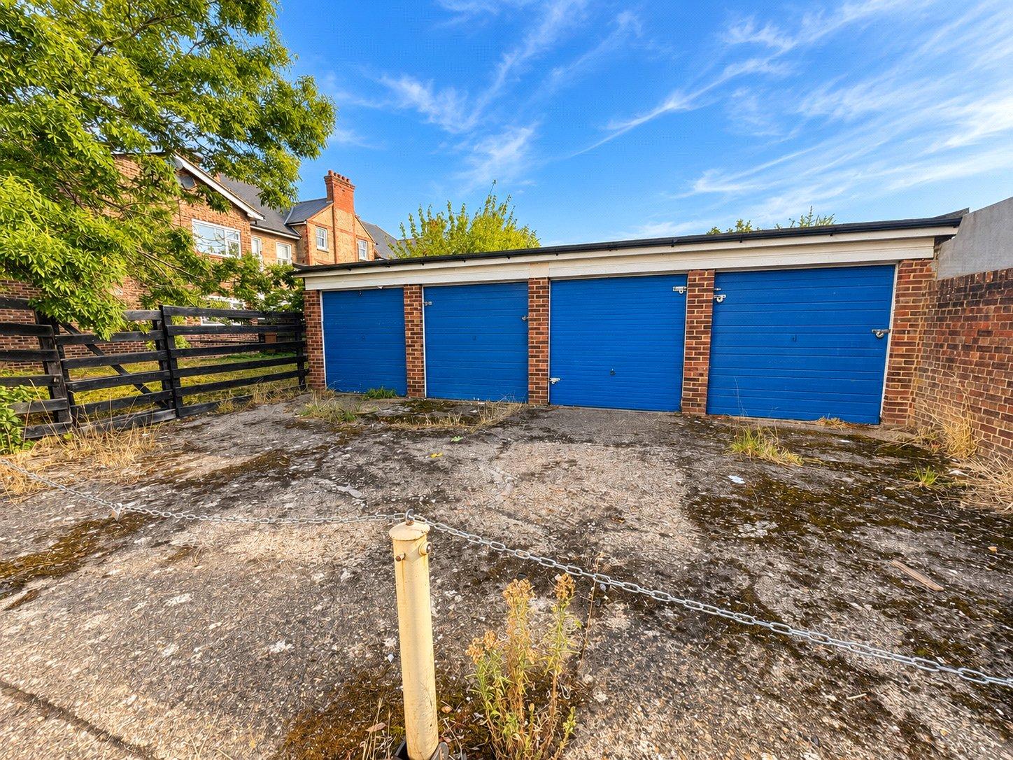 2 bedroom property for sale in  | Robinson Jackson