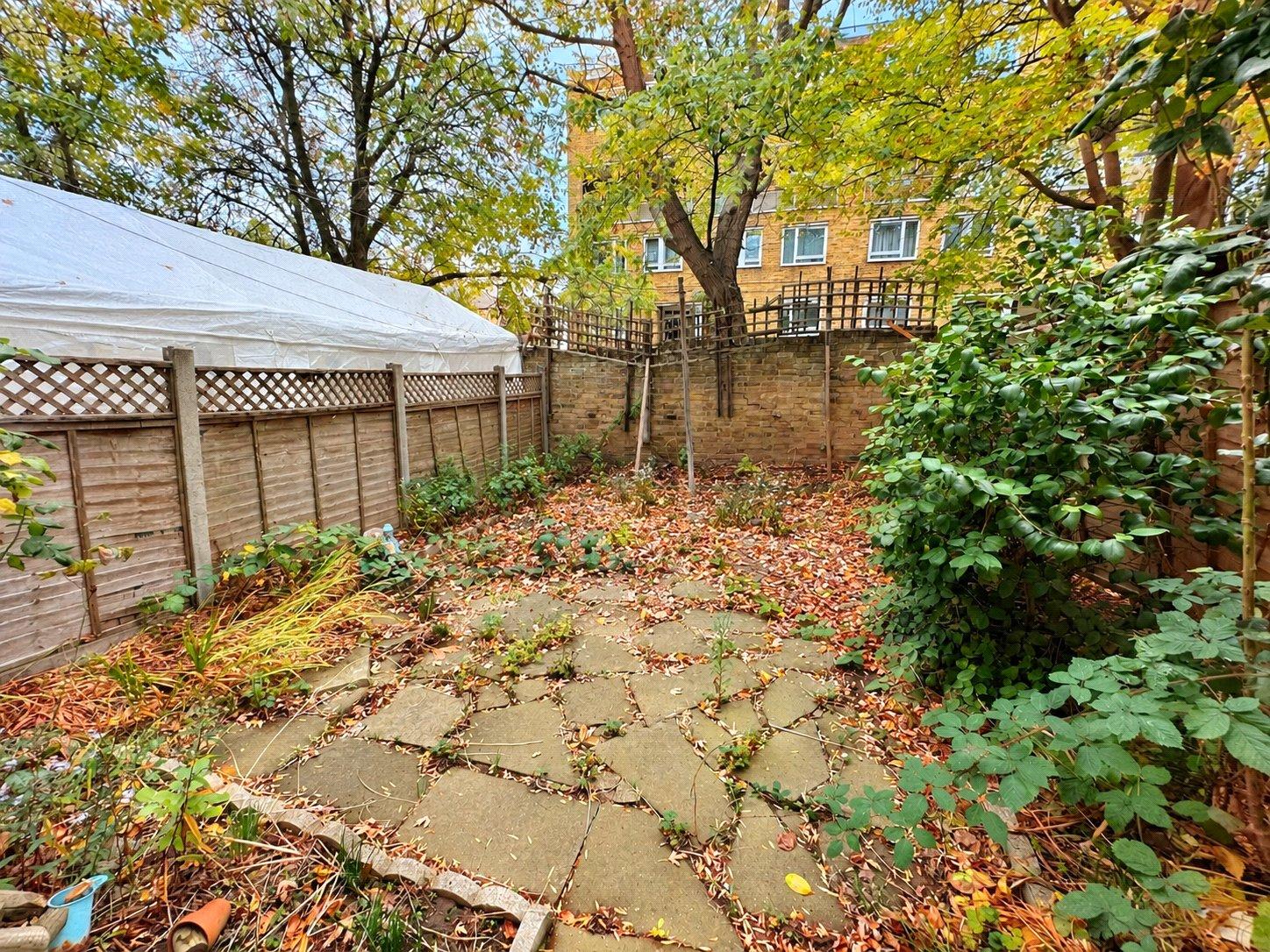 3 bedroom property for sale in Bromley Road | Robinson Jackson
