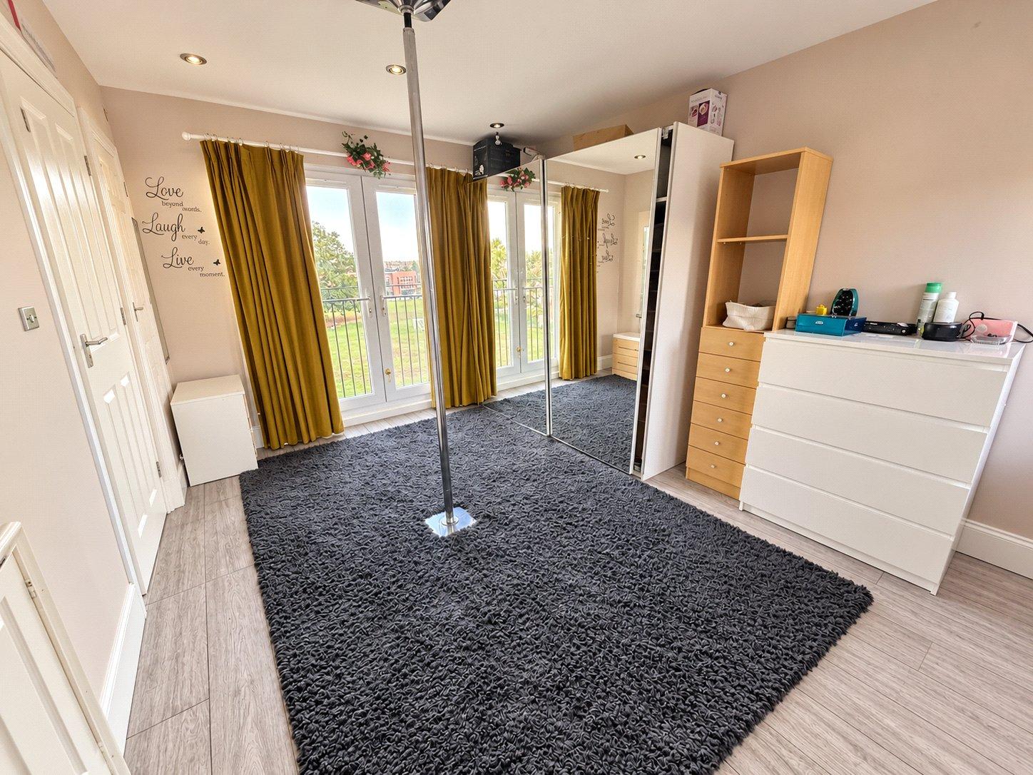 4 bedroom house for sale in London | Robinson Jackson