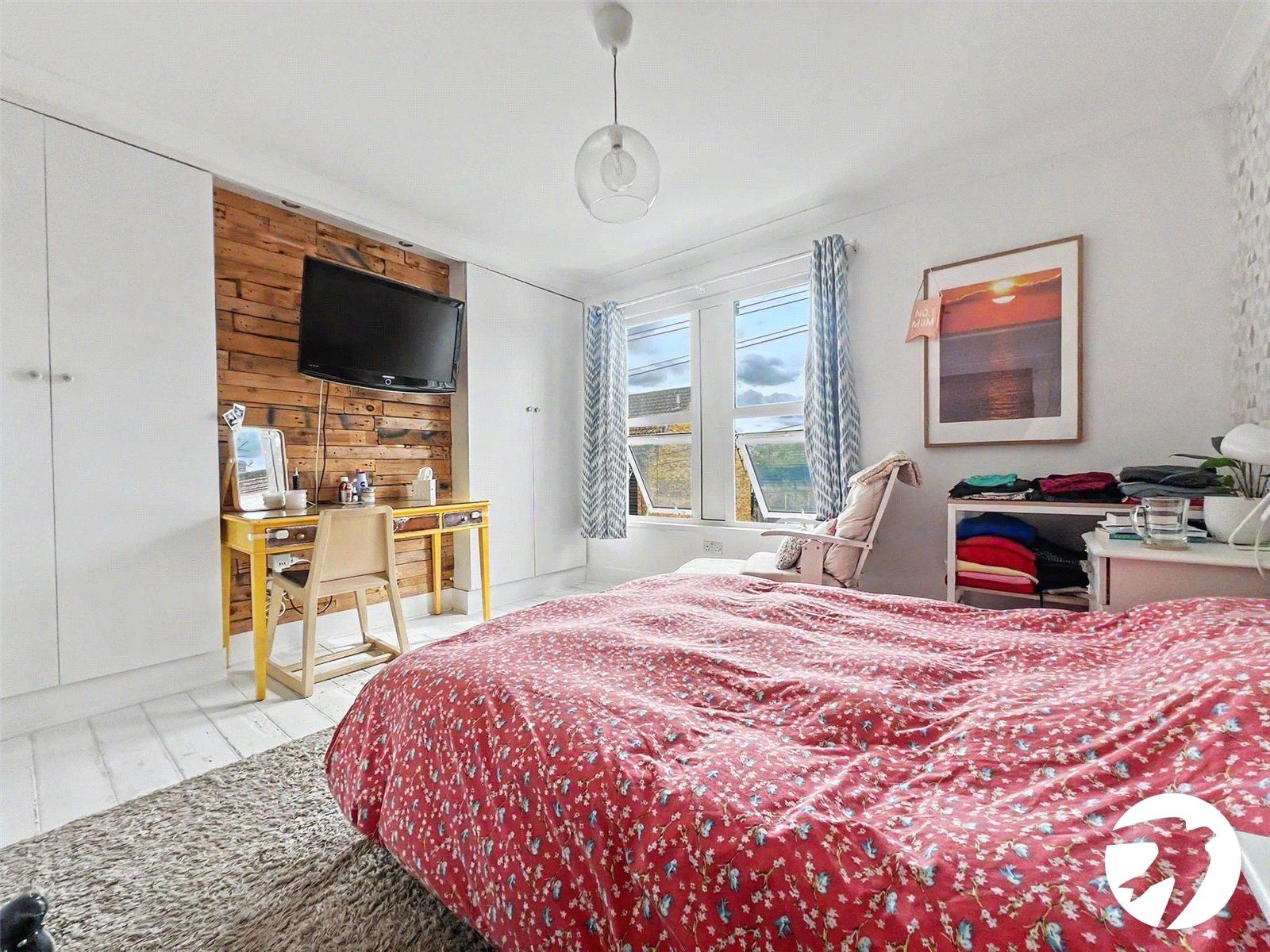 2 bedroom house for sale in Chatham | Robinson Michael & Jackson