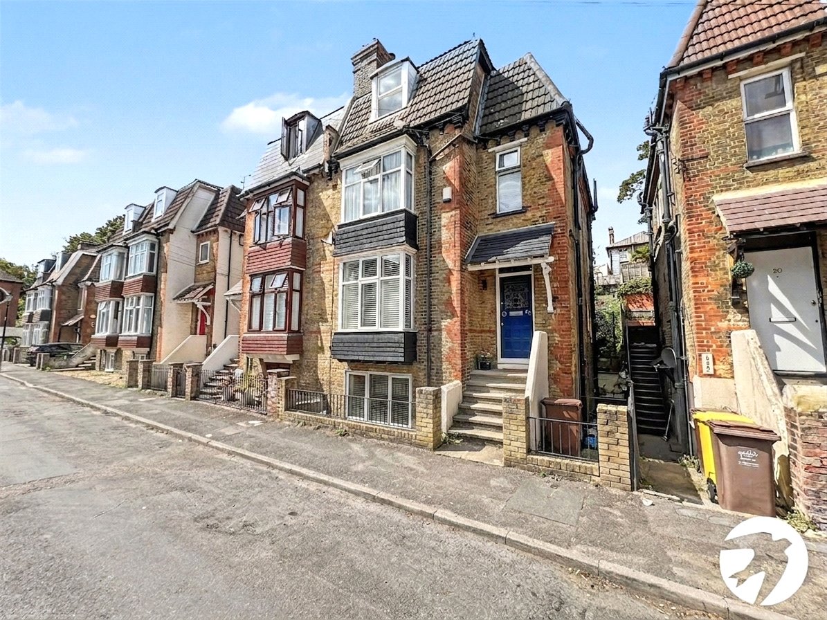 4 bedroom house for sale in Rochester | Robinson Michael & Jackson