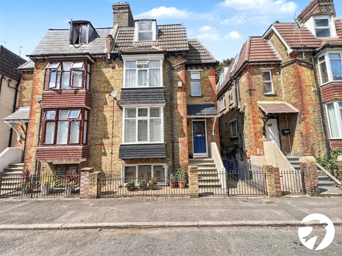4 bedroom house for sale in Rochester | Robinson Michael & Jackson