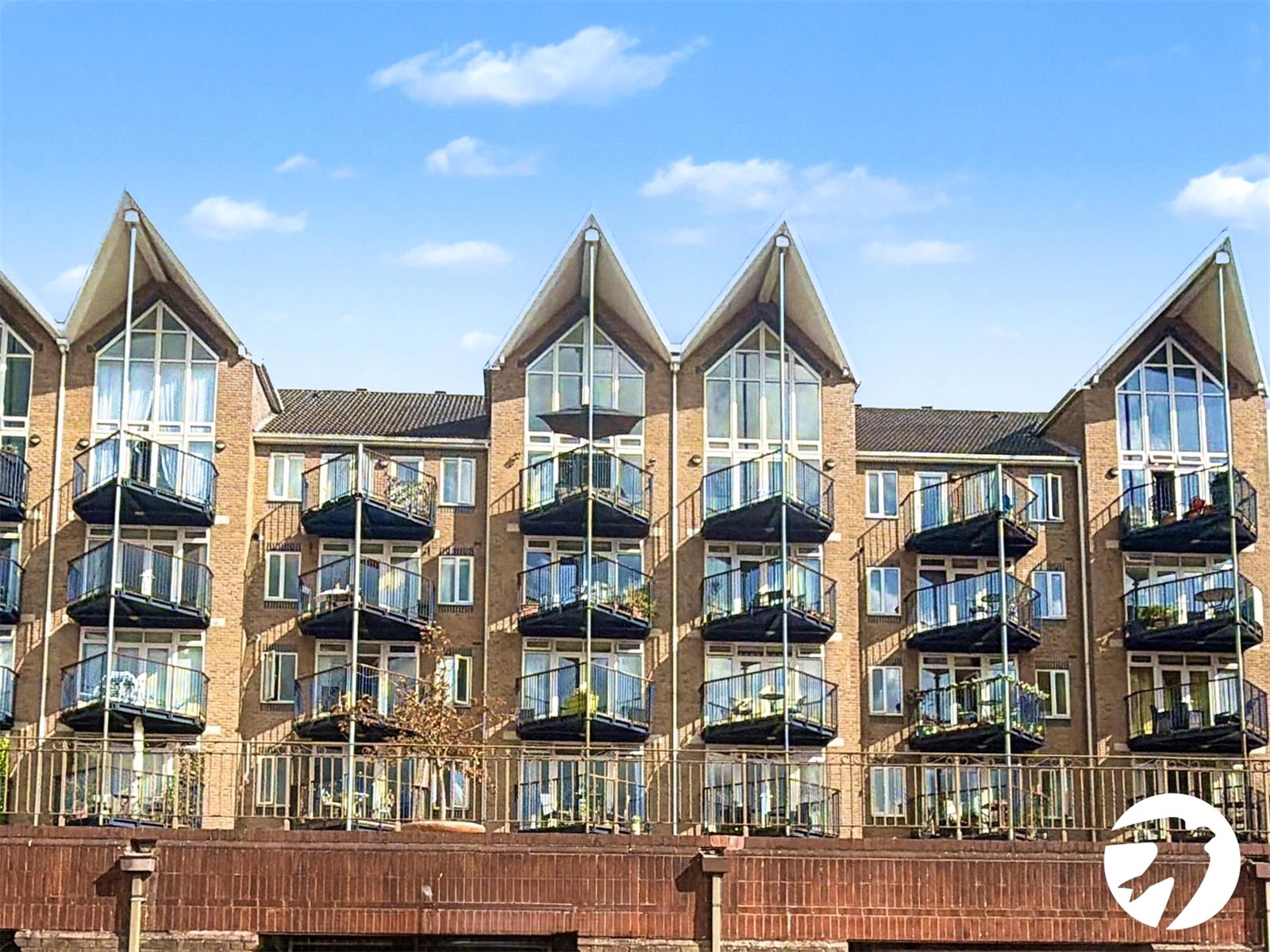3 bedroom property for sale in Valleta Way | Robinson Michael & Jackson