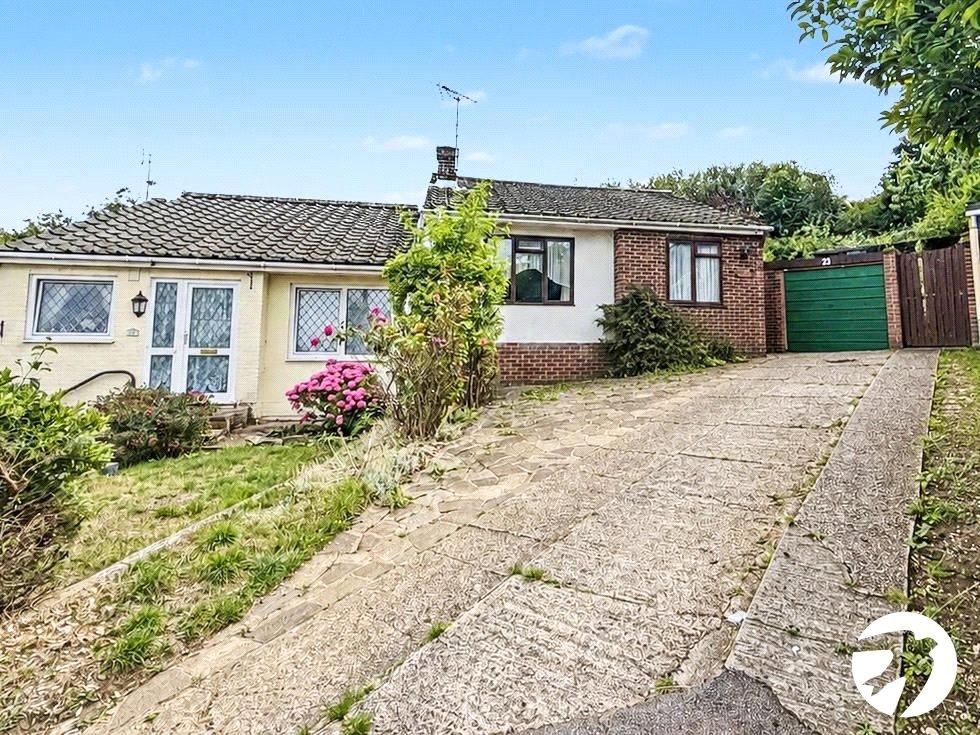 2 bedroom bungalow for sale in Chatham | Robinson Michael & Jackson