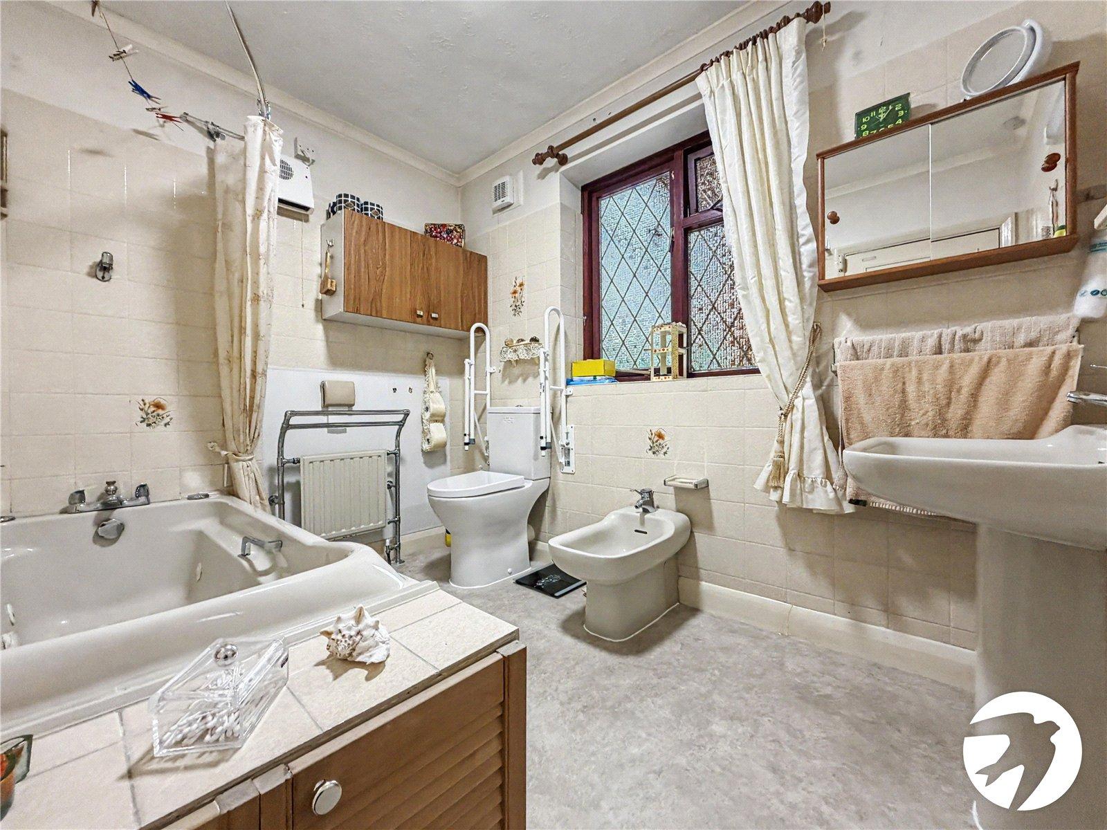3 bedroom bungalow for sale in Rochester | Robinson Michael & Jackson