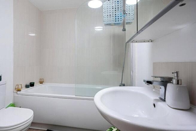 2 bedroom property for sale in Rochester | Robinson Michael & Jackson