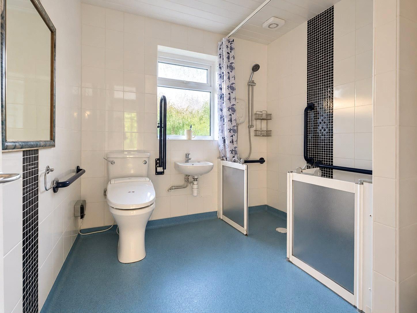 3 bedroom bungalow for sale in Rochester | Robinson Michael & Jackson