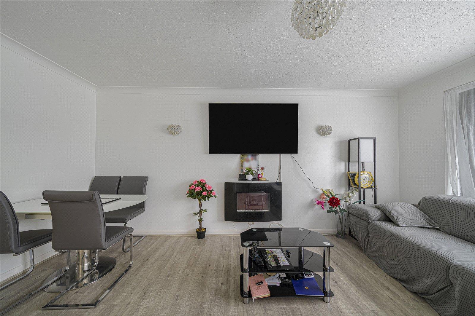 2 bedroom property for sale in Dartford | Robinson Jackson